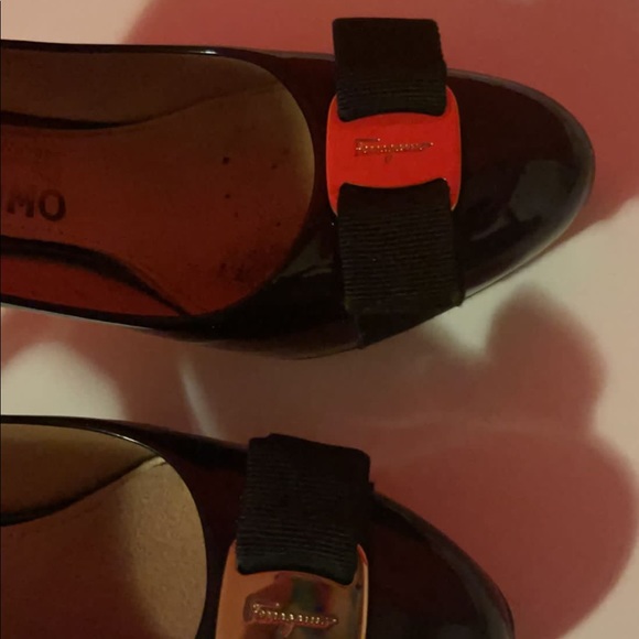 Black Salvatore Ferragamo heels comes with original box an authentication card - Picture 4 of 8